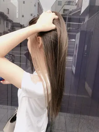 ロング カラー 白髪ぼかしモデル募集 今村理央奈のヘアスタイル