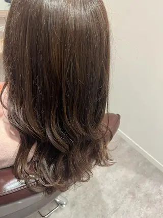 ロング カラー 井上 美春のヘアスタイル