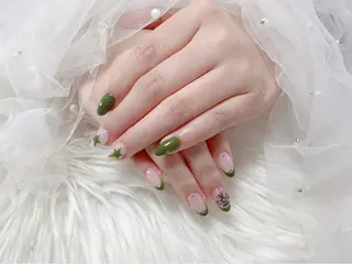 ネイル &ME Momoのネイルデザイン