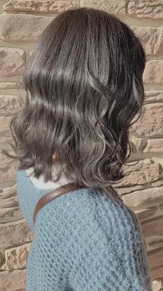 ミディアム カラー 浅岡 のどかのヘアスタイル