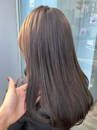 セミロング カラー 透明感カラー Hikariのヘアスタイル