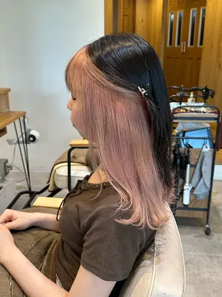 ミディアム カラー 大阪ウルフカット ハッシュカットのヘアスタイル