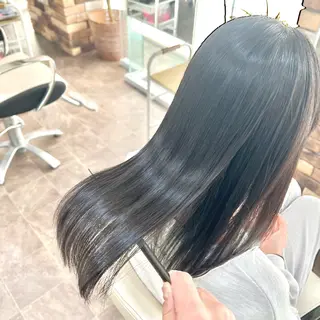 ロング スパークヘア所属・大人女性の縮毛矯正/ 艶髪職人/馬渕樹のヘアスタイル