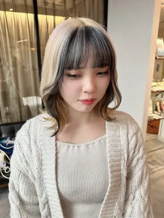 ミディアム カラー ウルフとハイトーン みっちー✂️のヘアスタイル