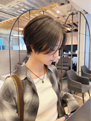 ショート カラー ROAMER スタイリストのヘアスタイル