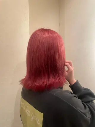 カラー 岡田 神奈のヘアスタイル