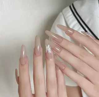 ネイル 石井 百合のネイルデザイン