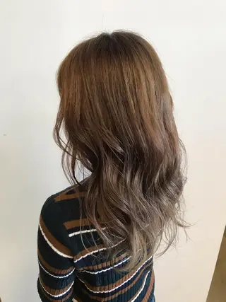 セミロング カラー デザインカラー🌈 高木リョウのヘアスタイル