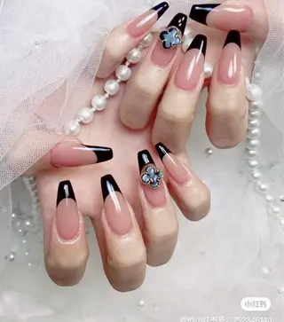 ネイル 長さ出しMORNAIL所属・長出し専門 パーツのネイルデザイン