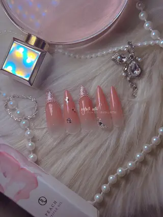 ネイル 長さ出し専門 nynaのネイルデザイン