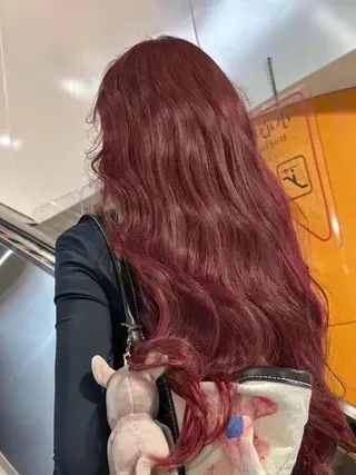 ロング カラー トレンド暖色ヘア🍒 miu🍒のヘアスタイル