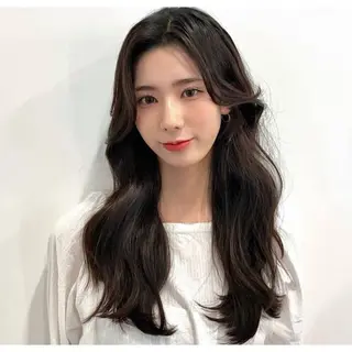 セミロング ★学割★韓国× BIZEのヘアスタイル