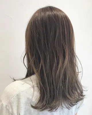 セミロング カラー Ash中目黒店 榊間茜のヘアスタイル