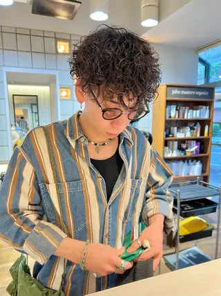 パーマ メンズ メンズパーマ/フェ ザーパーマ/古川晴輝のヘアスタイル