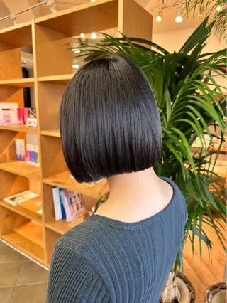 ショート 岩岡 つなみのヘアスタイル