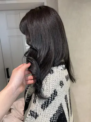 セミロング カラー ナチュラル透明感🌱 小山美樹子のヘアスタイル