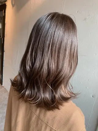 ミディアム カラー Fuuu《フゥ》所属・シノザキ シンゴのヘアスタイル