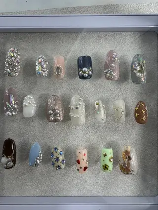 ネイル MAXKELLY リンカ🐻‍❄️のネイルデザイン