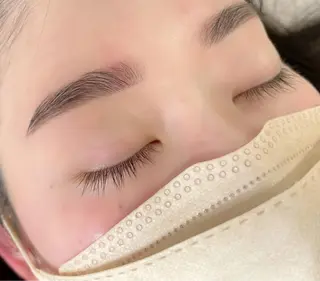 アイブロウ ダイヤモンドアイズ テクニカルサロン所属・小林 美香の眉毛・アイブロウイメージ
