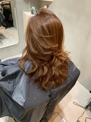 セミロング カラー パーマ 白髪ぼかしハイライト 柳川拓哉のヘアスタイル