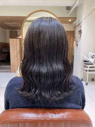 セミロング 🌈デザインカラー MISAKI🐰のヘアスタイル