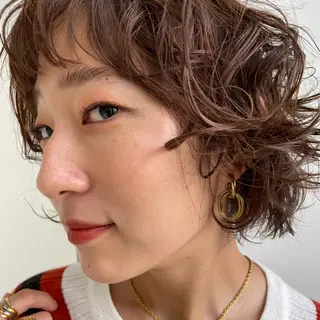 ショート デザインパーマ/ 艶カラー/ボブのヘアスタイル