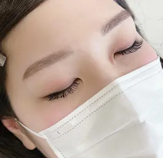 アイブロウ WHITE EYE 静岡店　井口の眉毛・アイブロウイメージ