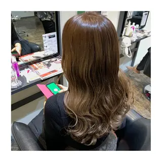 セミロング カラー UMEDA FIGAROのヘアスタイル