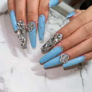 ネイル NEO Beauty Salon所属・𝐍𝐄𝐎 𝐉𝐔𝐑𝐈のネイルデザイン