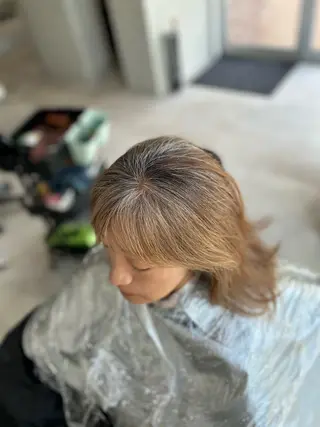 セミロング カラー 脱白髪染め❕白髪 ぼかし特化🌟ヨコタのヘアスタイル