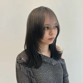 セミロング カラー 🌼動き×透明感🩵 ハイトーン/ナナのヘアスタイル