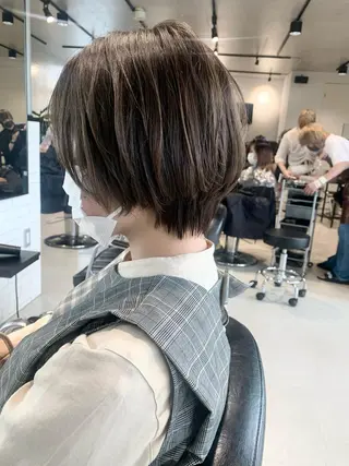 ショート カラー 透明感/オリーブ/ グレージュ/YUKAのヘアスタイル