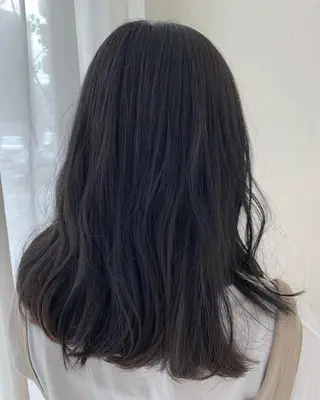 セミロング カラー fio マナミのヘアスタイル