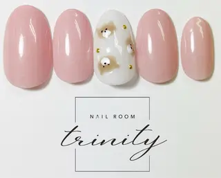 ネイル Trinity ネイリストスタッフのネイルデザイン