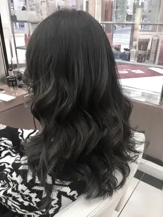 カラー N° jillva ♦️川端裕司♦️のヘアスタイル