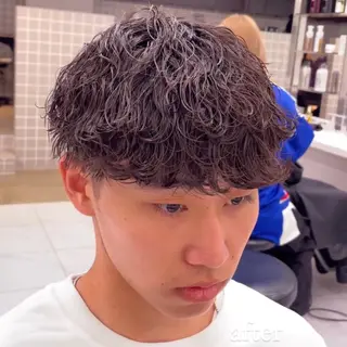 ショート パーマ ヘアアレンジ メンズ 艶カラー の達人のヘアスタイル