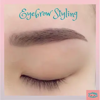 アイブロウ Twiggy Lashes所属・Twiggy Lashes いずみのマツエク・マツパデザイン