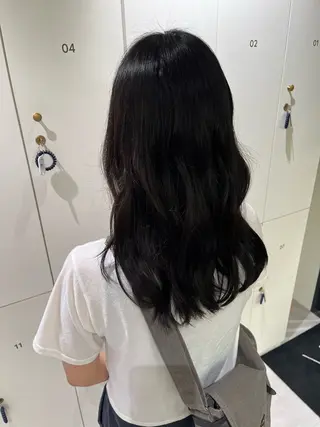 セミロング カラー 溝曽路 優衣のヘアスタイル