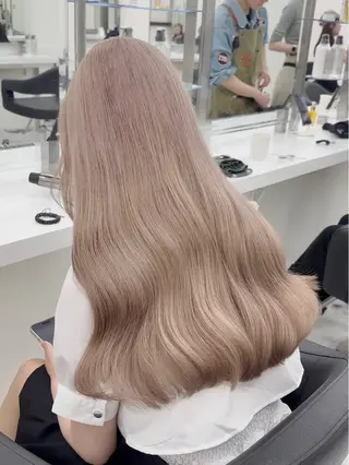 ロング カラー モテ髪💕ハイトーン ベージュ yuriaのヘアスタイル