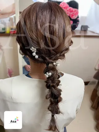 セミロング ヘアアレンジ 岩田 朝美の眉毛・アイブロウイメージ
