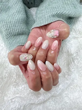 ネイル カラーズビューティサロン所属・石井 桃子のネイルデザイン