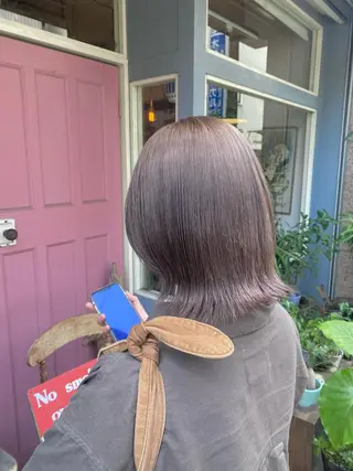 ミディアム カラー ヤスザトアヤノ ／レイヤー／オリーブのヘアスタイル