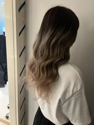 セミロング カラー ヘアアレンジ 🔥ハイトーンカラー ギャルNAOKI🔥のヘアスタイル