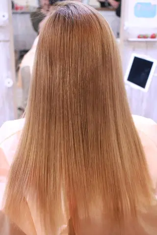 ロング パーマ シェアサロン東梅田所属・【ヘアケア薬剤特化】 髪質改善美容師✨阿部のヘアスタイル