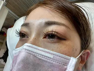 マツエク・マツパ 溜 一太のヘアスタイル