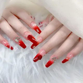 ネイル B·U Nail大宮 長さだし専門店のネイルデザイン