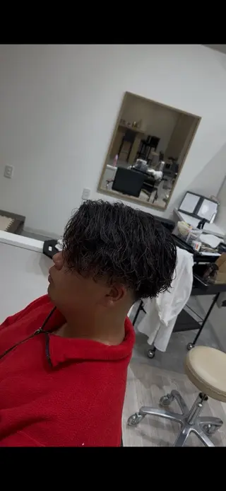 ショート パーマ メンズ Chere ore 新金岡所属・ツイスパ/フェード /辻諒哉のヘアスタイル