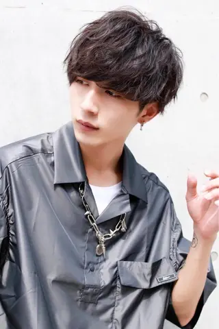 ショート パーマ メンズ 赤み消し🌿 透明感カラー🫧のヘアスタイル