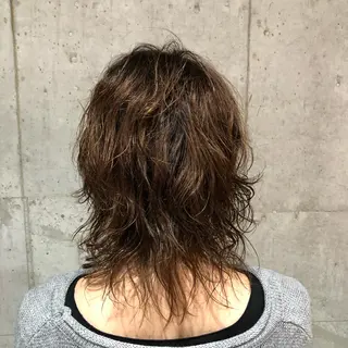 セミロング パーマ 三宅 涼馬のヘアスタイル