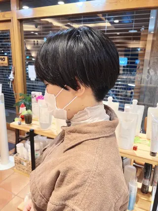 ショート カラー morio from london所属・松岡彩華 ボブ /グレージュのヘアスタイル